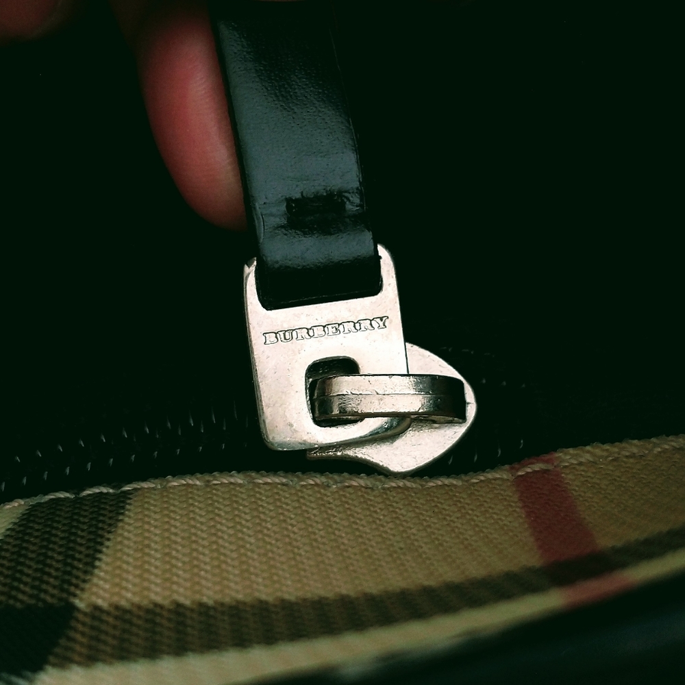Burberry Nova Beige/Brown Check, Adjustable Strap Check Bucket Bag. - Picture 15 of 15